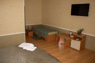 Гостевой дом Абсолют Евпатория Семейный полулюкс-5