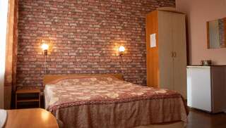 Гостевой дом Абсолют Евпатория Стандартный двухместный номер с 1 кроватью или 2 отдельными кроватями-1