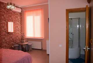 Гостевой дом Абсолют Евпатория Стандартный двухместный номер с 1 кроватью или 2 отдельными кроватями-3