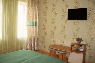 Гостевой дом Абсолют Евпатория Стандартный двухместный номер с 1 кроватью или 2 отдельными кроватями-9