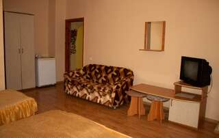 Гостевой дом Абсолют Евпатория Трехместный номер-4