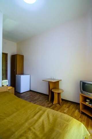 Гостевой дом Абсолют Евпатория Бюджетный одноместный номер-2